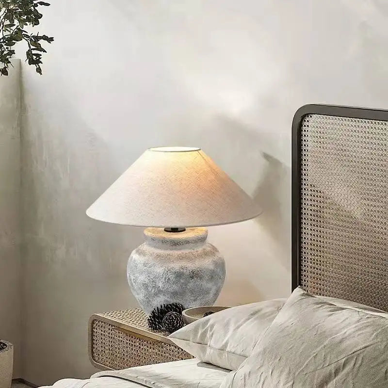 Zhongshan Retro Handmade Bedside Bedroom Ceramic Table Lamp Fabric Lampshade Desk Lamp