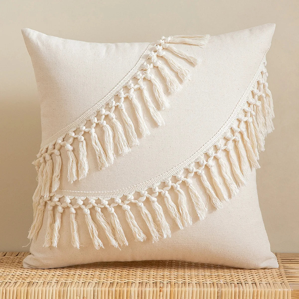 Throw Pillow Covers Cushion Case Woven Boho Cushion Cover for Sofa Couch Home Decor Comfy Square Pillow Cases with Tassels